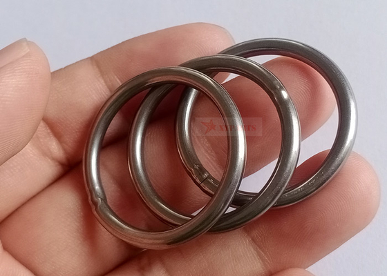 Les anneaux de lacement d'acier inoxydable d'accessoires d'isolation ont soudé le type