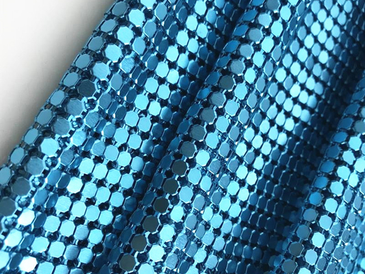 Nappe en aluminium bleue brillante de paillette de Mesh Chain Mail Fabric Metallic de paillette en métal d'OEM